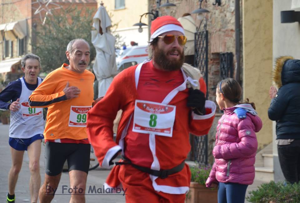 5 Corsa dei babbo natale Castiglione d. Pesc Gr 20.12.2015 7
